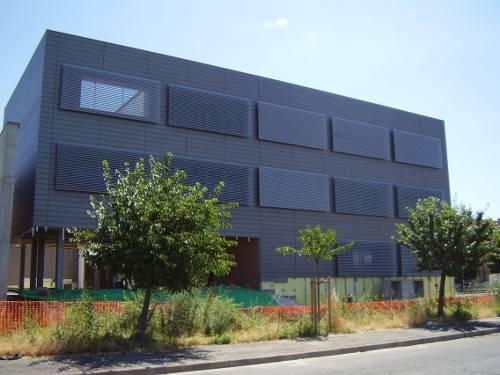 Umbrire fatade cladiri birouri